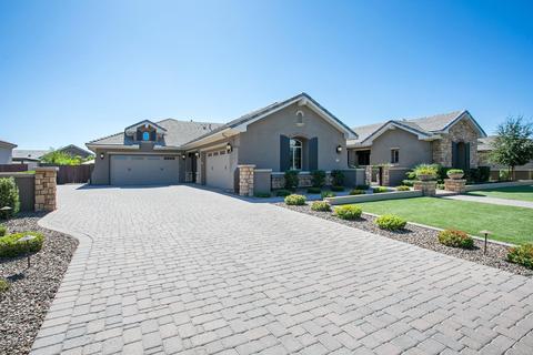 2051 E Crescent Way, Gilbert, AZ 85298 photo 4