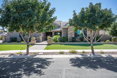 2051 E Crescent Way, Gilbert, AZ 85298 photo 1