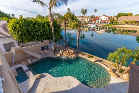 1910 E Willow Tree Ct, Gilbert, AZ 85234 photo 3