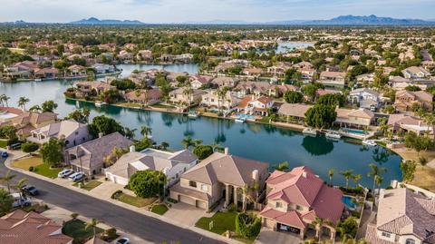 1910 E Willow Tree Ct, Gilbert, AZ 85234 photo 2
