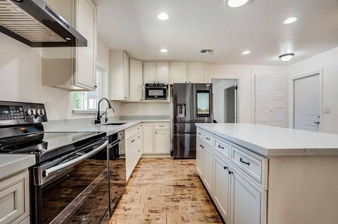2808 E Laurel Ln, Phoenix, AZ 85028 photo 3