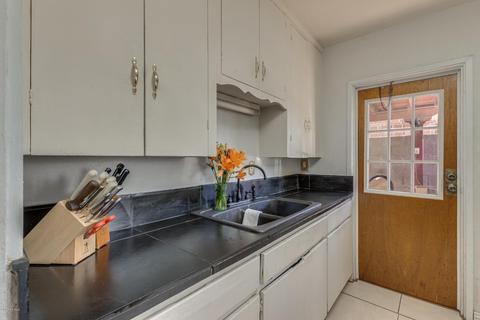 358 E Whitton Ave, Phoenix, AZ 85012 photo 6