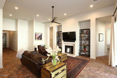 3916 E Mitchell Dr, Phoenix, AZ 85018 photo 4