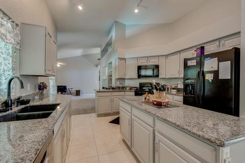 724 E Cullumber St, Gilbert, AZ 85234 photo 12