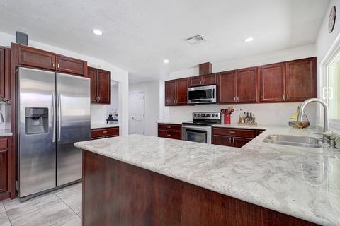121 Eugie Ave, Phoenix, AZ 85022 photo 10
