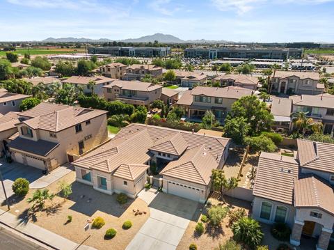 329 E Julian Dr, Gilbert, AZ 85295 photo 2