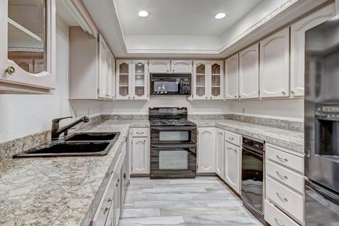 321 E Flynn Ln, Phoenix, AZ 85012 photo 18