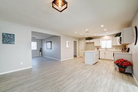 707 E Peppertree Ave, Apache Junction, AZ 85119 photo 7