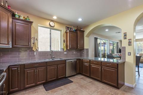 3685 E Hans Dr, Gilbert, AZ 85296 photo 8