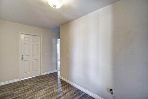 2921 E Chipman Rd, Phoenix, AZ 85040 photo 11