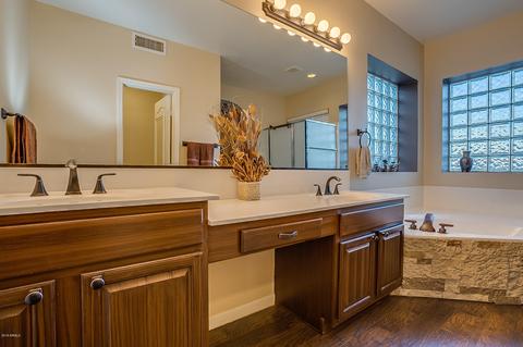 970 E Liberty Ln, Gilbert, AZ 85296 photo 18