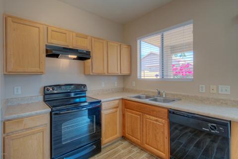 7229 S 41st Dr, Phoenix, AZ 85041 photo 9