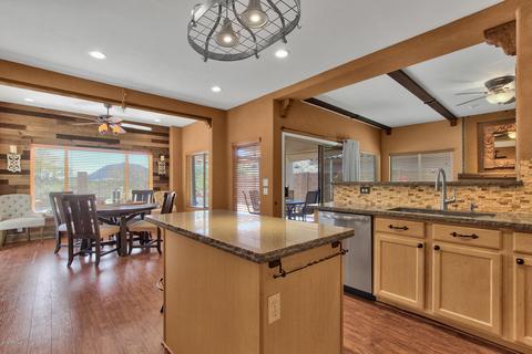2009 E Creedance Blvd, Phoenix, AZ 85024 photo 4