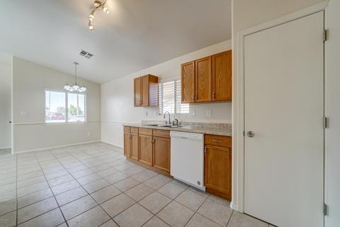 611 S Main Dr, Apache Junction, AZ 85120 photo 10