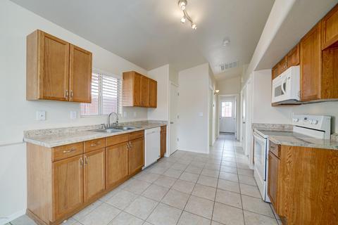 611 S Main Dr, Apache Junction, AZ 85120 photo 8