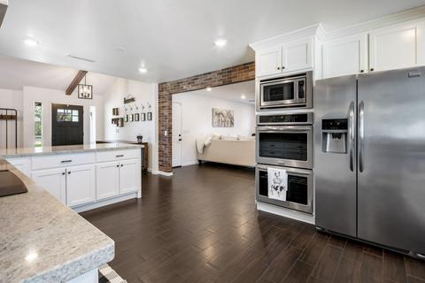 644 E Tremaine Ave, Gilbert, AZ 85234 photo 9