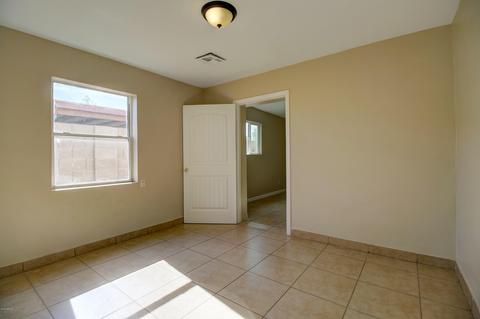 1008 S 30th Dr, Phoenix, AZ 85009 photo 9
