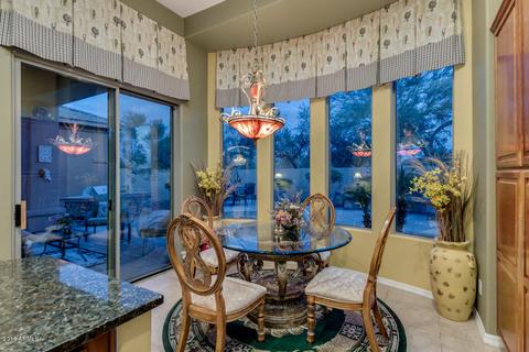 3811 E Crest Ln, Phoenix, AZ 85050 photo 5