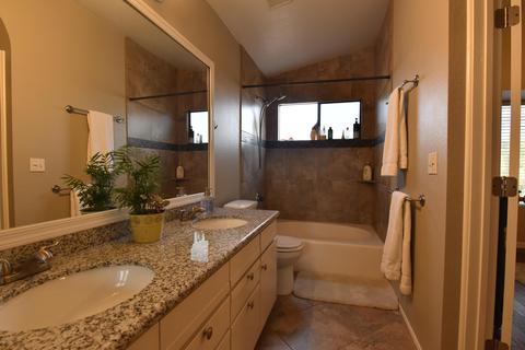 2766 E Rock Wren Rd, Phoenix, AZ 85048 photo 4