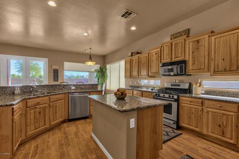 6741 S Seneca Ct, Gilbert, AZ 85298 photo 3
