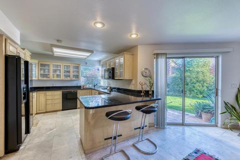1302 E Harmont Dr, Phoenix, AZ 85020 photo 9