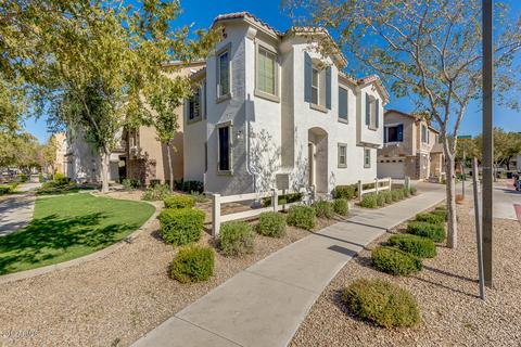 446 N Alder Ct, Gilbert, AZ 85233 photo 2