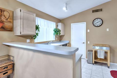 3340 E Kelton Ln, Phoenix, AZ 85032 photo 16