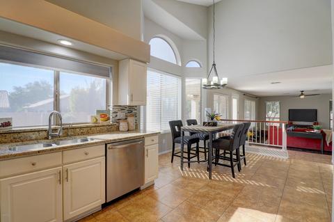 527 W Johnson Dr, Gilbert, AZ 85233 photo 6