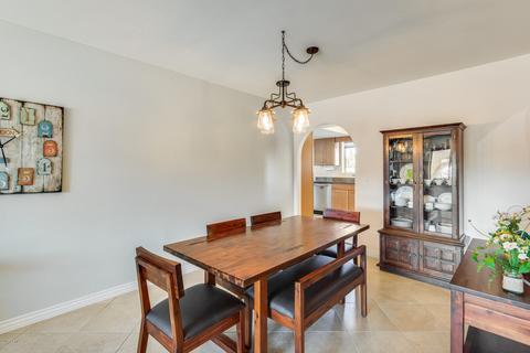 2820 E Laurel Ln, Phoenix, AZ 85028 photo 8