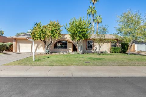 2820 E Laurel Ln, Phoenix, AZ 85028 photo 2