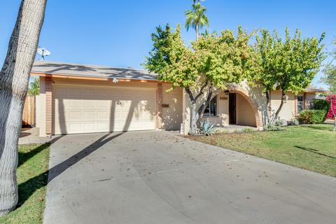 2820 E Laurel Ln, Phoenix, AZ 85028 photo 1
