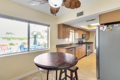 2820 E Laurel Ln, Phoenix, AZ 85028 photo 18