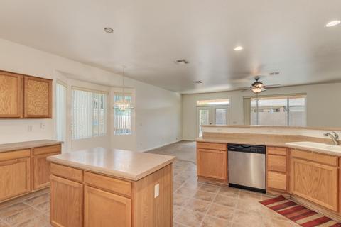 127 E Constitution Ct, Gilbert, AZ 85296 photo 8