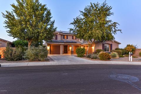 2772 E Carob Dr, Gilbert, AZ 85298 photo 1