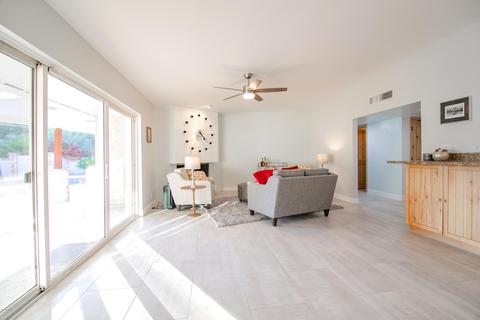31 E Kaler Dr, Phoenix, AZ 85020 photo 4
