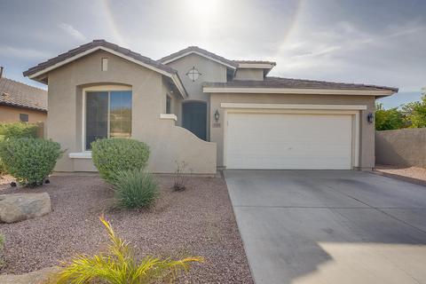 3329 E Ravenswood Dr, Gilbert, AZ 85298 photo 1