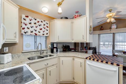 2318 S Walla Walla Cir, Apache Junction, AZ 85119 photo 4