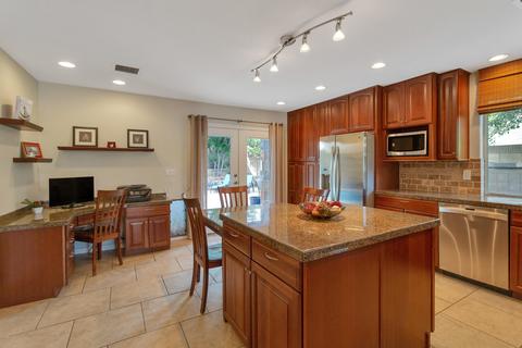 1925 E Winchcomb Dr, Phoenix, AZ 85022 photo 9