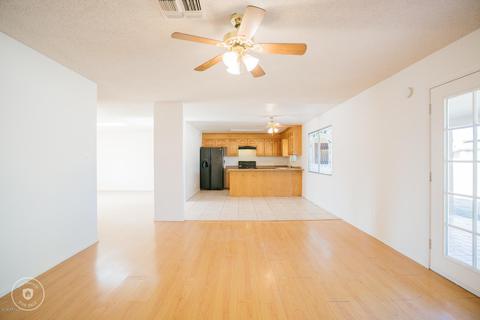 8022 W Coolidge St, Phoenix, AZ 85033 photo 9