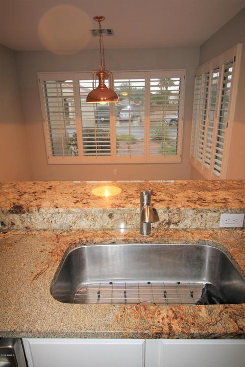 454 W Comstock Ct, Gilbert, AZ 85233 photo 2