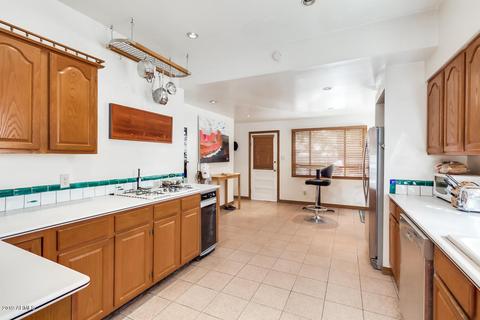 1402 Earll Dr, Phoenix, AZ 85014 photo 10