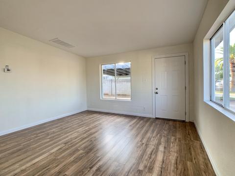 1735 E Chipman Rd, Phoenix, AZ 85040 photo 4