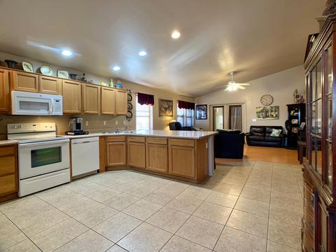 746 S Paustian Cir, Apache Junction, AZ 85120 photo 2