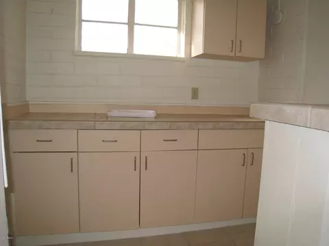 1221 E Highland Ave, Phoenix, AZ 85014 photo 17