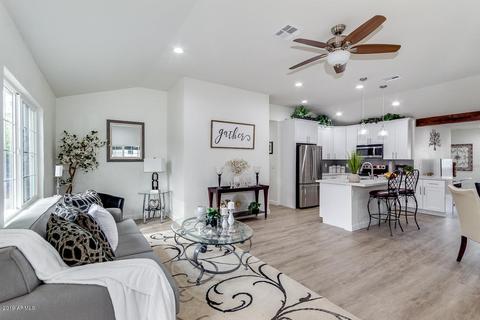 520 E Flynn Ln, Phoenix, AZ 85012 photo 4