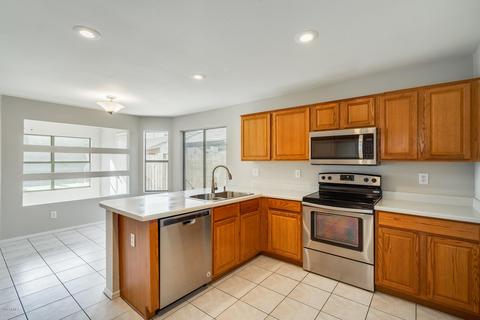 2163 E Pinto Dr, Gilbert, AZ 85296 photo 2