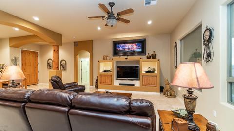 231 E Desert Hills Dr, Phoenix, AZ 85086 photo 8