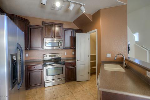 3712 E Kerry Ln, Phoenix, AZ 85050 photo 5