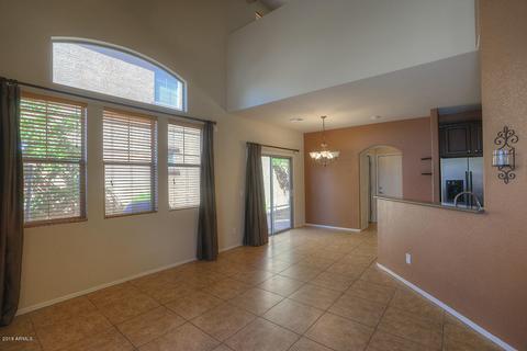 3712 E Kerry Ln, Phoenix, AZ 85050 photo 2