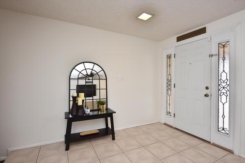 801 E Grandview Rd, Phoenix, AZ 85022 photo 2